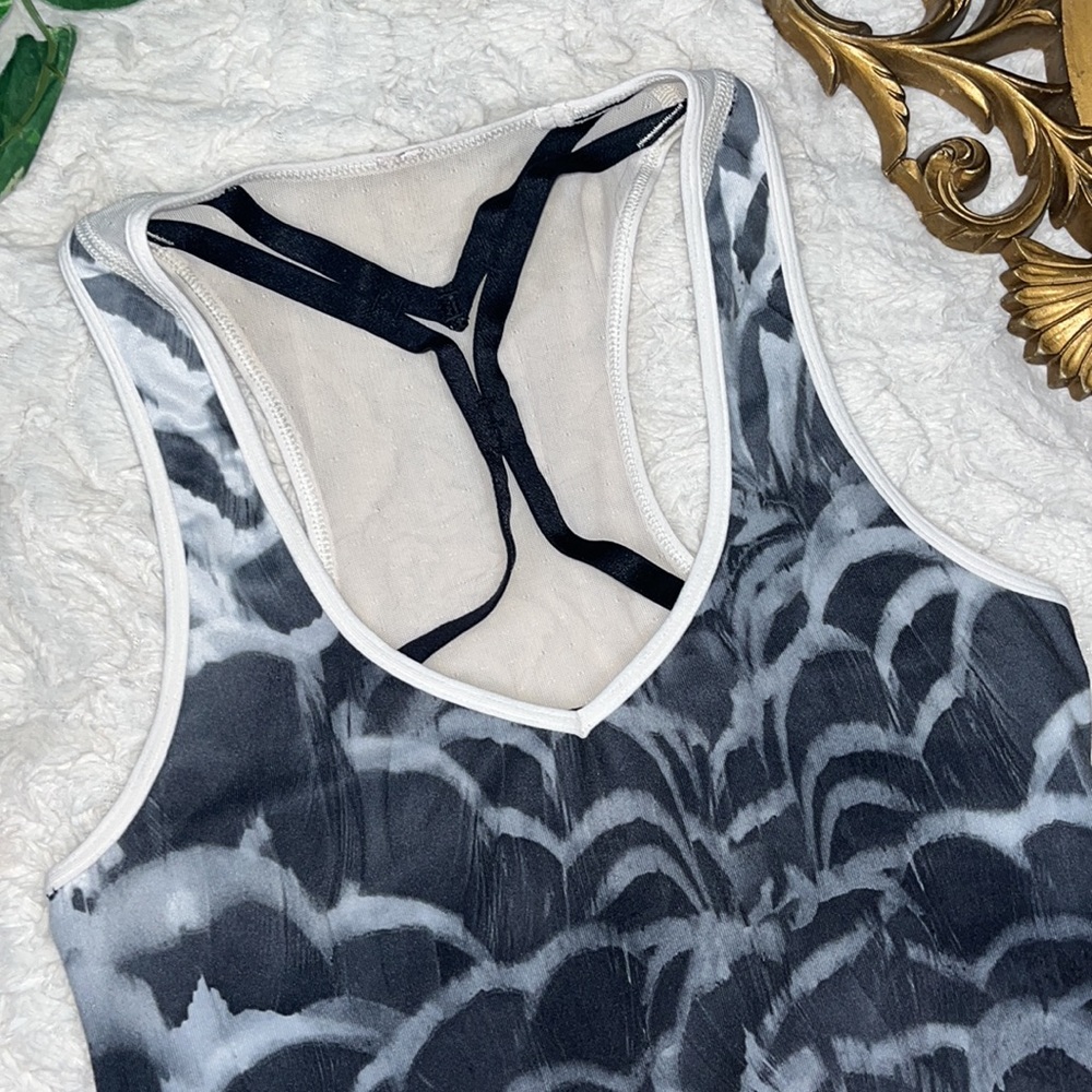Lululemon Tank - Picture 2 of 5